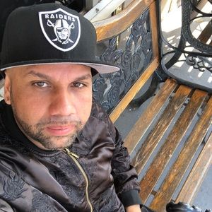 Meet your Posher, Anibal